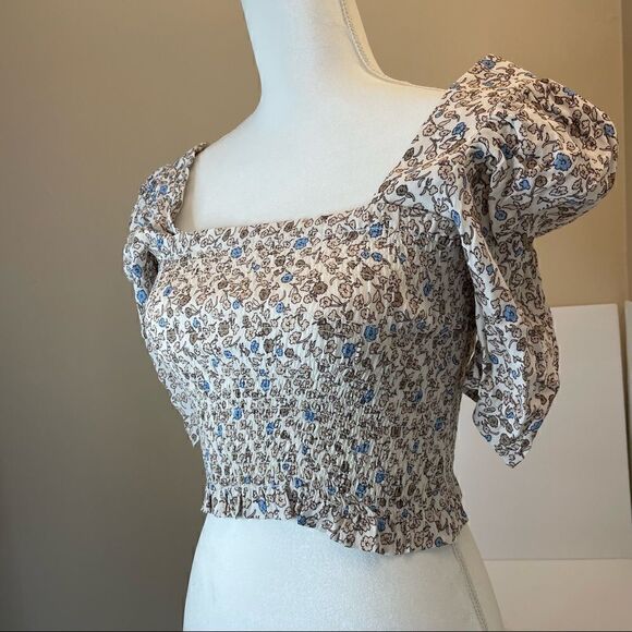 New!Olivaceous Top| 100% rayon| Small|ribbed| soft| cropped| stretchy|floral - Picture 16 of 16